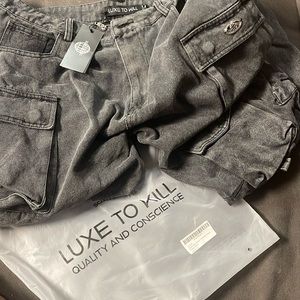 Luxe to kill black wash cargo jeans